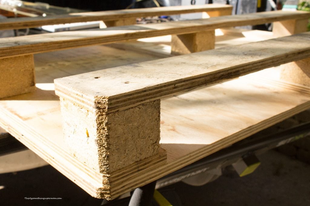 How to Make a DIY Pallet Coffee Table - The Hobby Wife