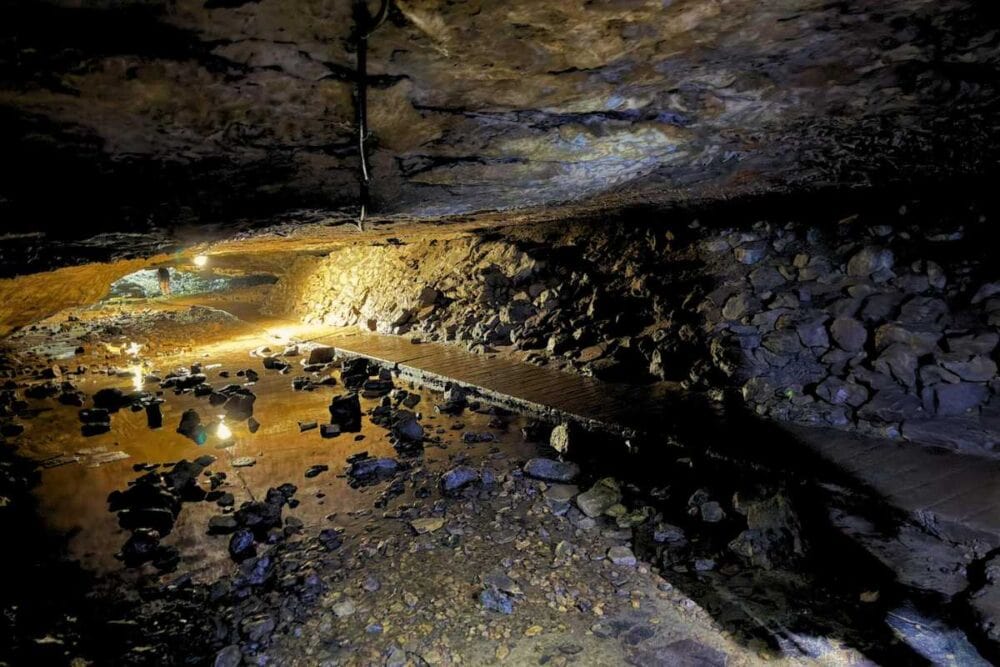 Maquoketa Caves State Park Complete - Lower Dance Hall Cave 1000x667 
