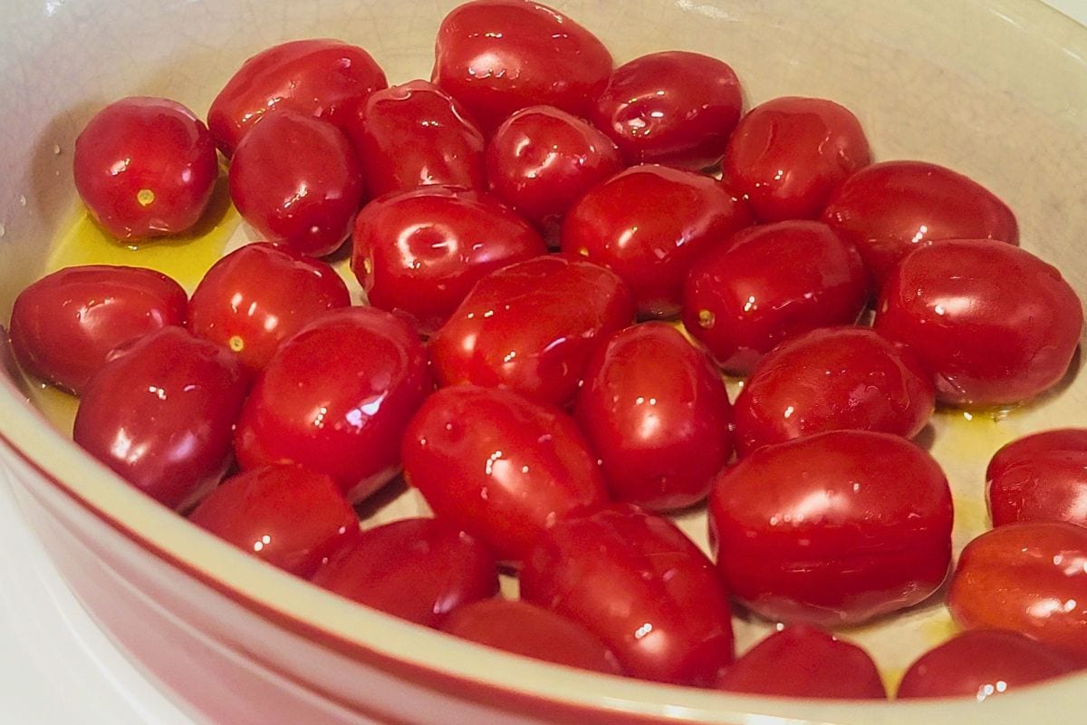 bake cherry tomatoes with olive oil