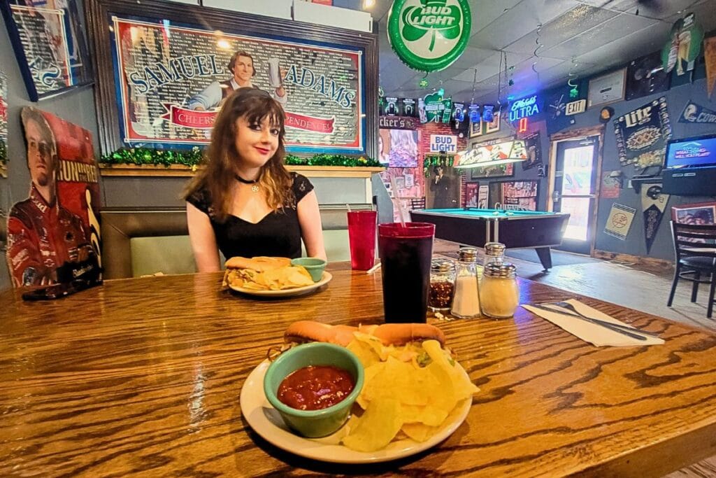 best restaurants in Anamosa and best places to eat dessert, grab a coffee